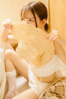 公交挤进妹妹花蕊